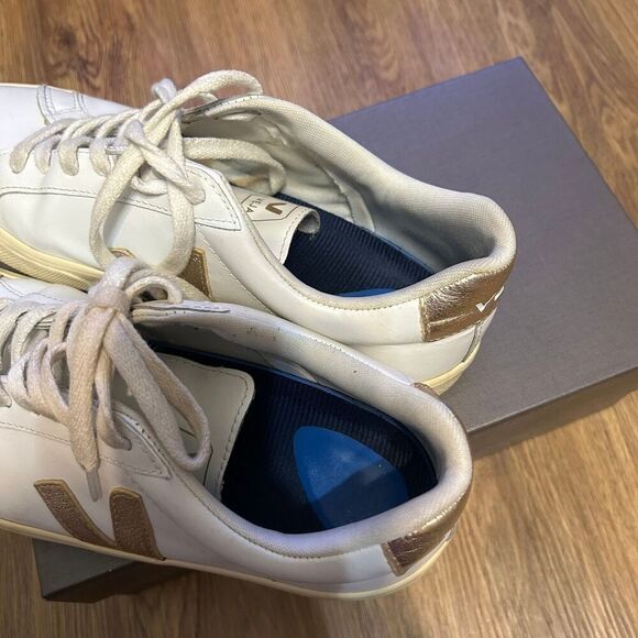 VEJA white gold walking casual lace up low top shoes sneakers women's 10 - Picture 5 of 8